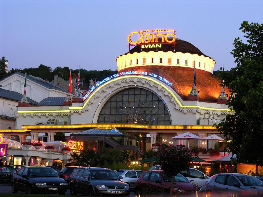 L'Oasis Hotel Évian-les-Bains Kültér fotó